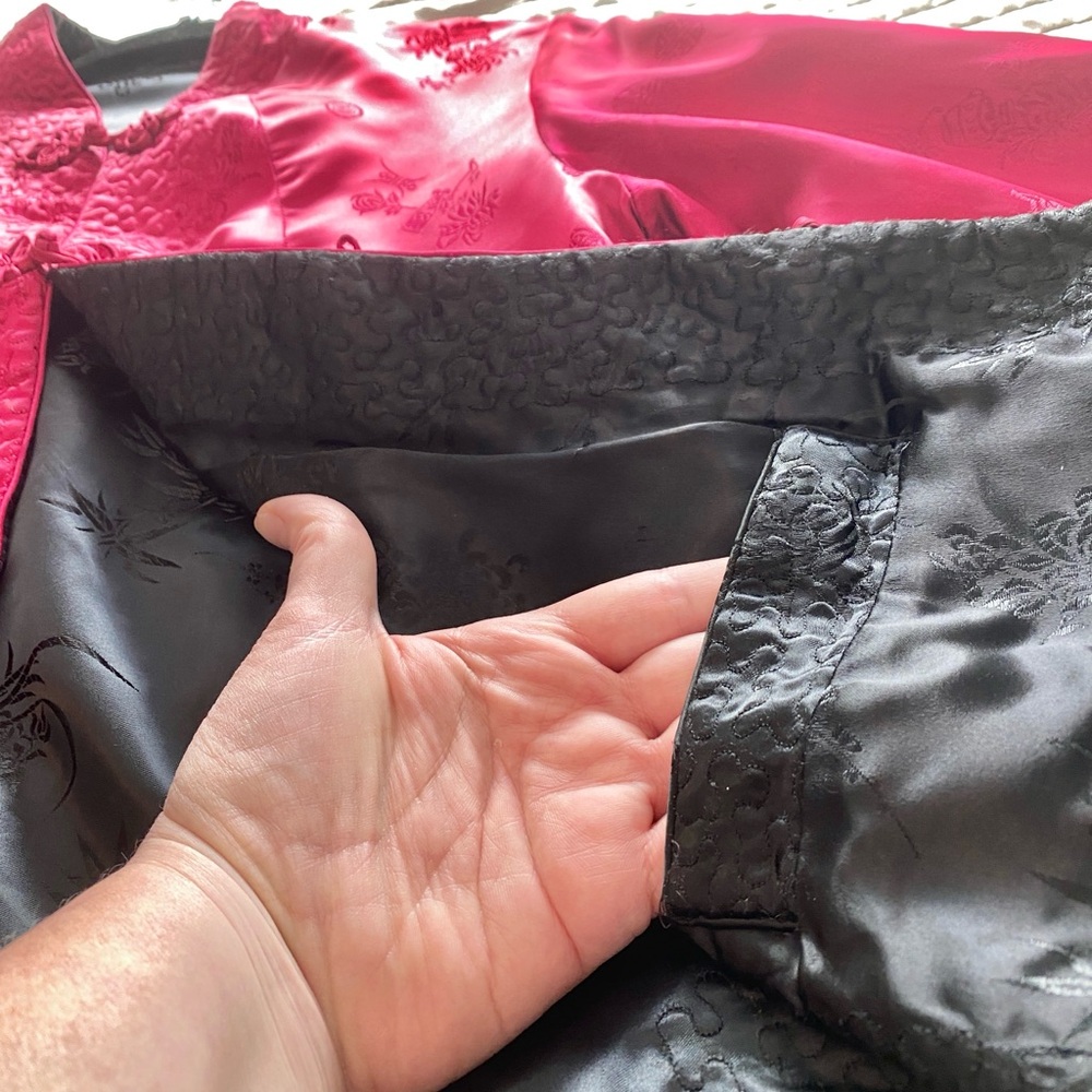 Women's Chinese Fuchsia Satin Blazer - Picture 6 of 8